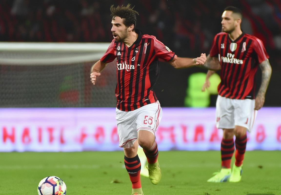 AC米兰与国际米兰：欧冠伤病潮下的锋线引援困局